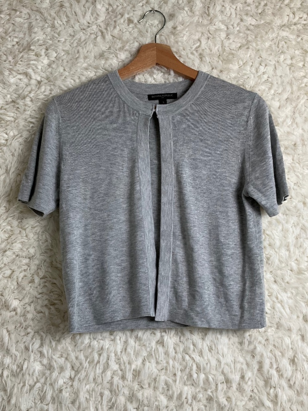 BANANA REPUBLIC WOMEN'S GRAY SHORT-SLEEVED LIGHT CARIDGAN~SIZE SMALL! - Picture 4 of 8